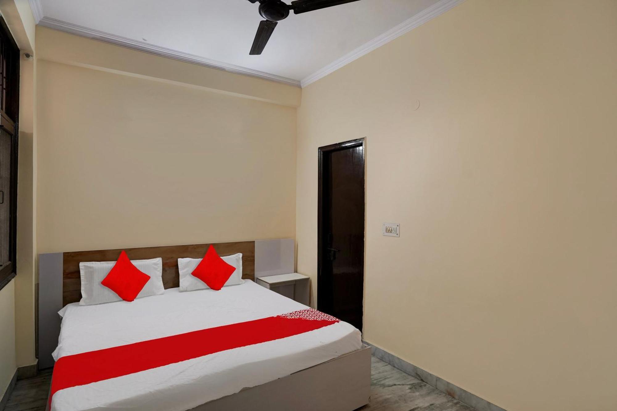 Hotel O 81617 The Pacific Hotel غازي أباد المظهر الخارجي الصورة