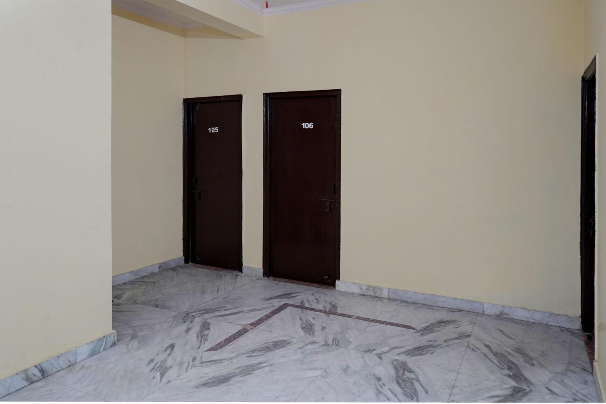 Hotel O 81617 The Pacific Hotel غازي أباد المظهر الخارجي الصورة