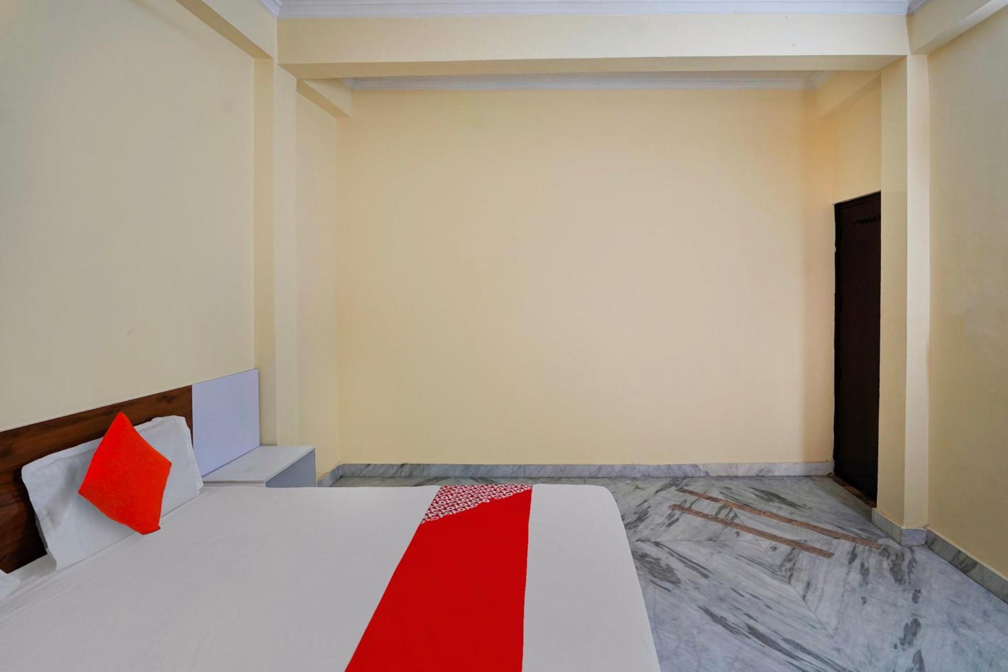 Hotel O 81617 The Pacific Hotel غازي أباد المظهر الخارجي الصورة