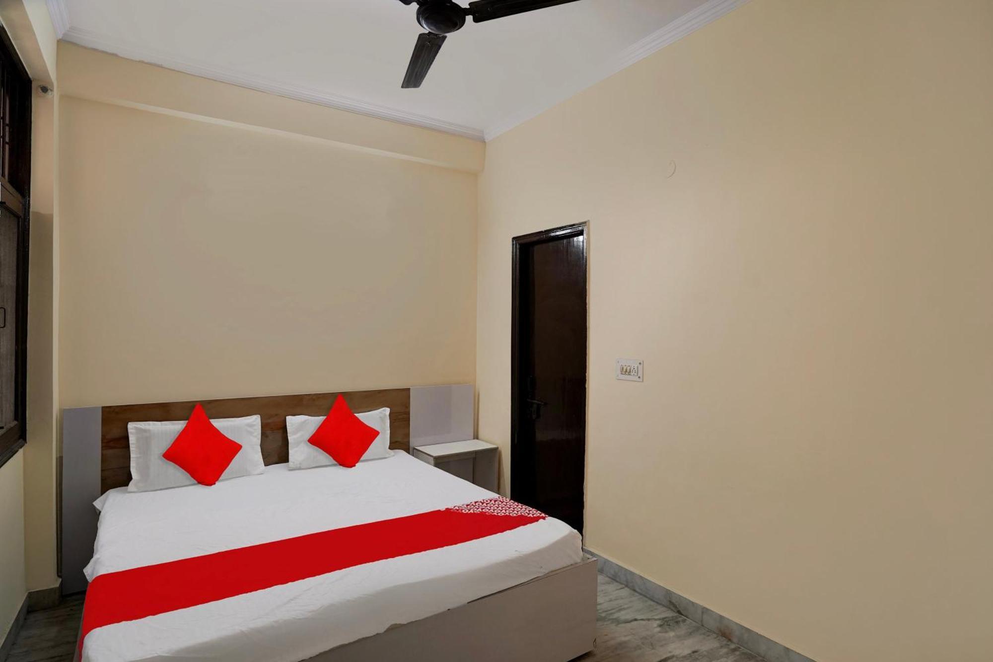 Hotel O 81617 The Pacific Hotel غازي أباد المظهر الخارجي الصورة