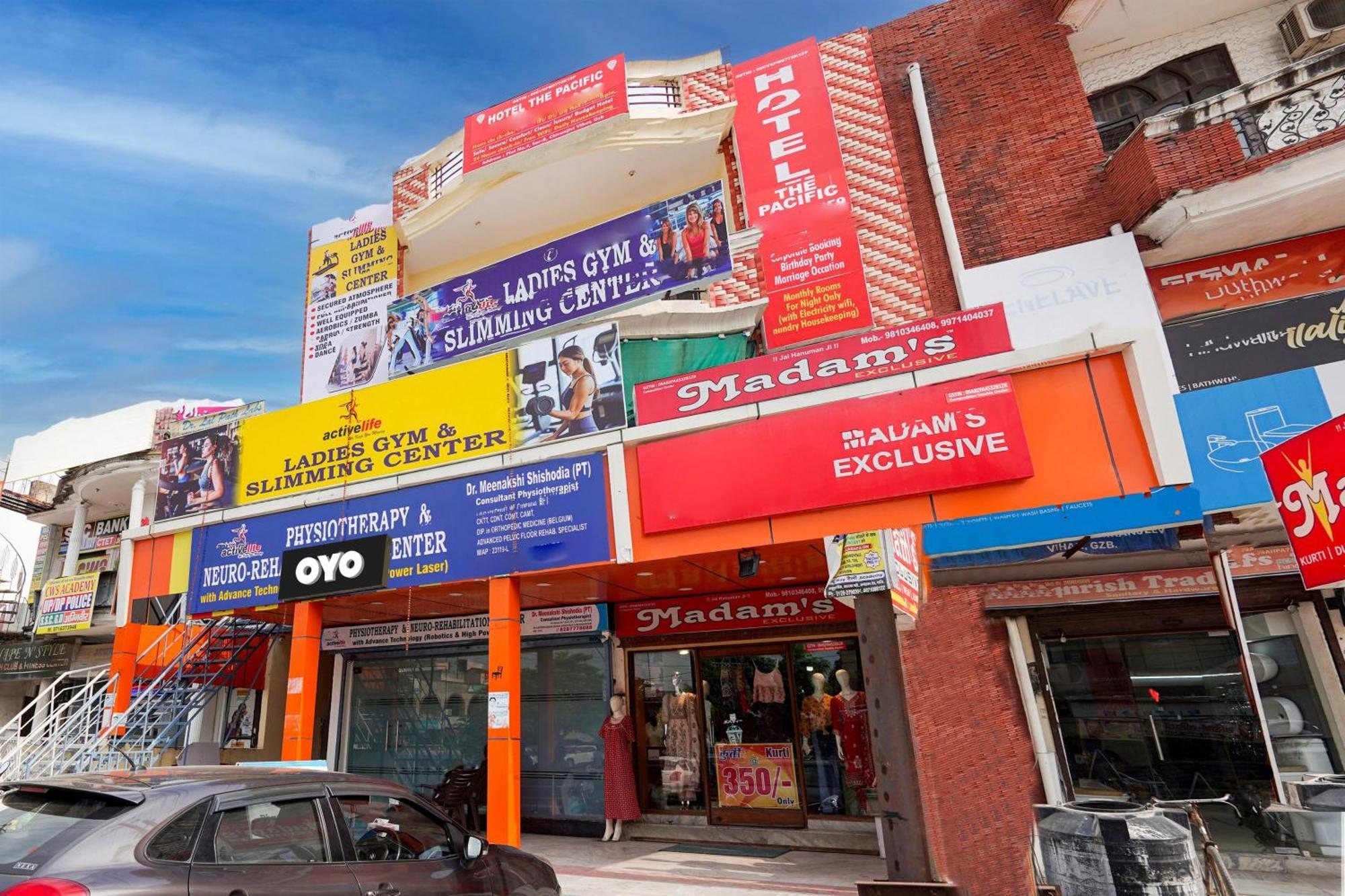 Hotel O 81617 The Pacific Hotel غازي أباد المظهر الخارجي الصورة