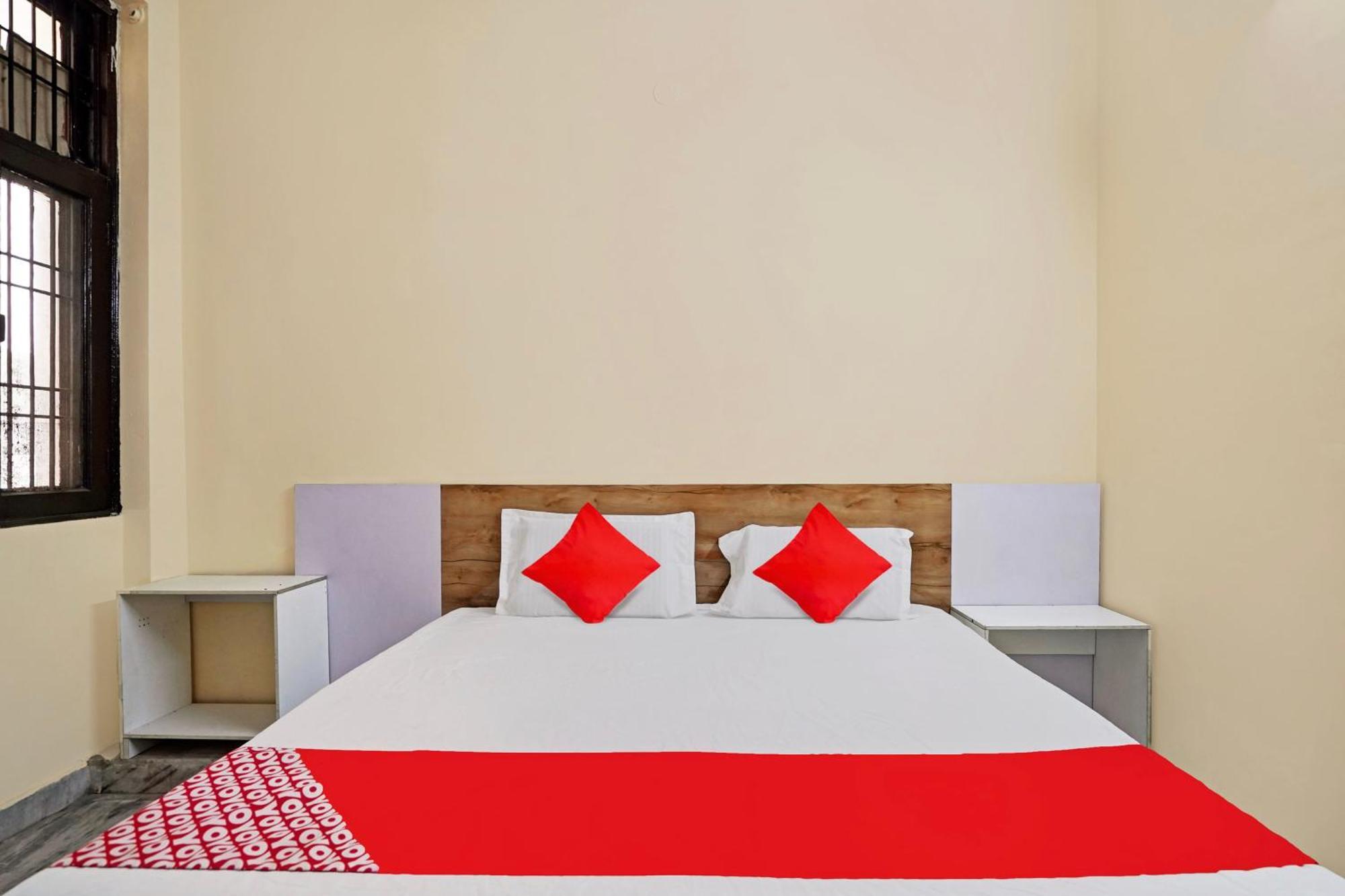 Hotel O 81617 The Pacific Hotel غازي أباد المظهر الخارجي الصورة