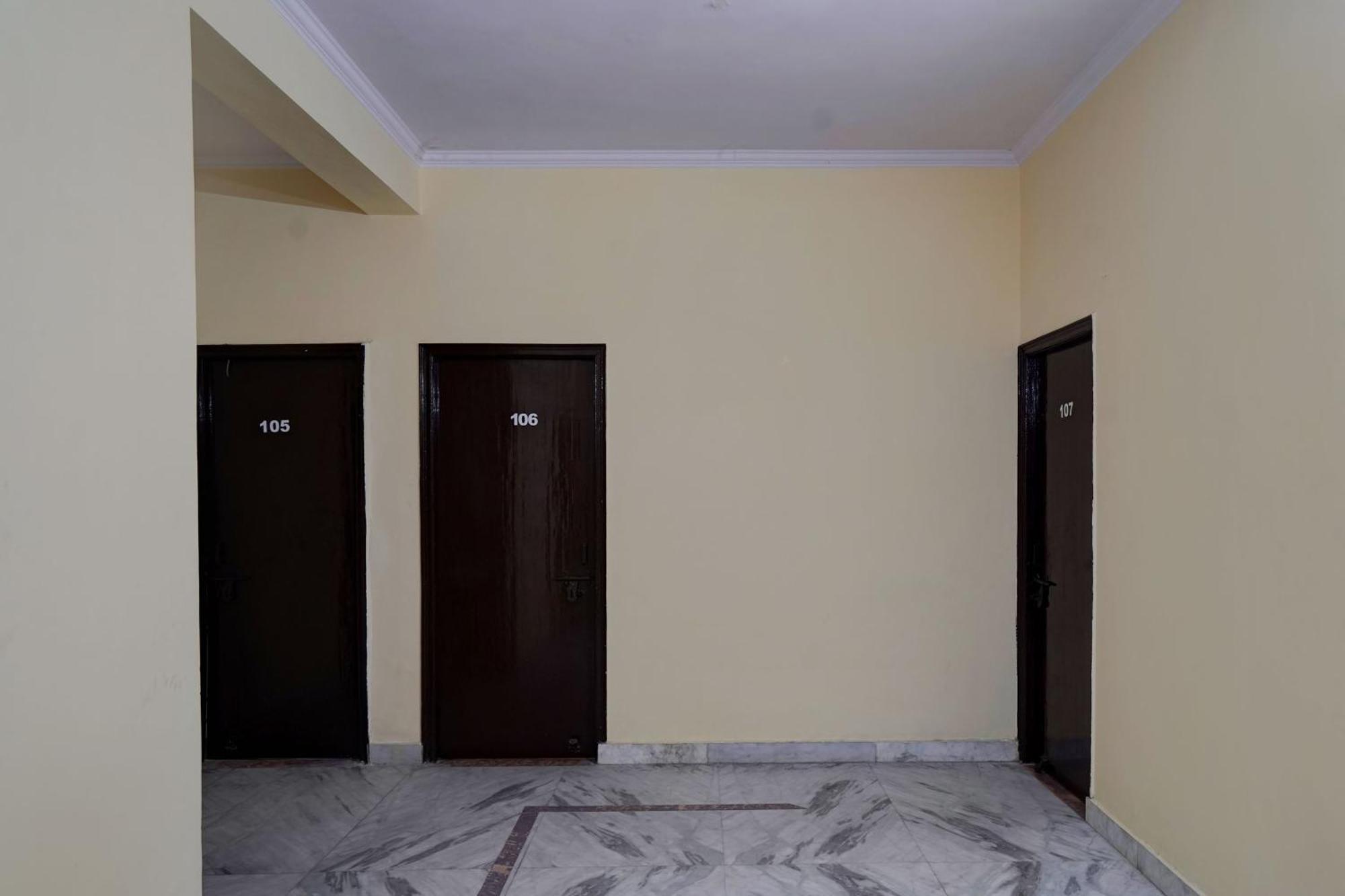 Hotel O 81617 The Pacific Hotel غازي أباد المظهر الخارجي الصورة